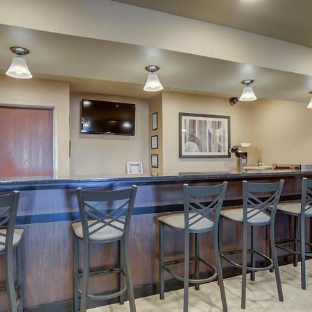 Cobblestone Inn & Suites-Kersey ภายนอก รูปภาพ