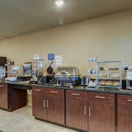 Cobblestone Inn & Suites-Kersey ภายนอก รูปภาพ