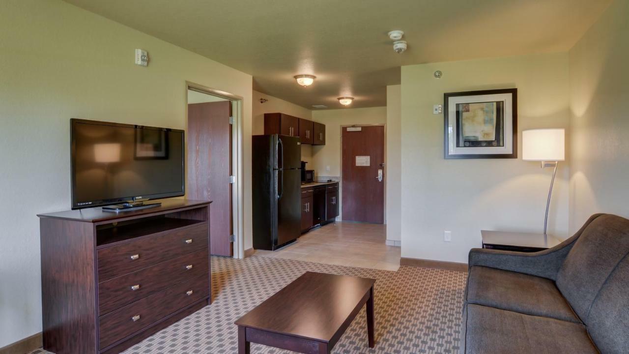 Cobblestone Inn & Suites-Kersey ภายนอก รูปภาพ