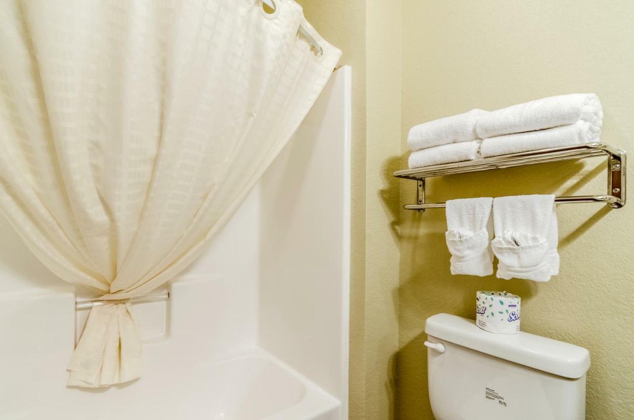 Cobblestone Inn & Suites-Kersey ภายนอก รูปภาพ