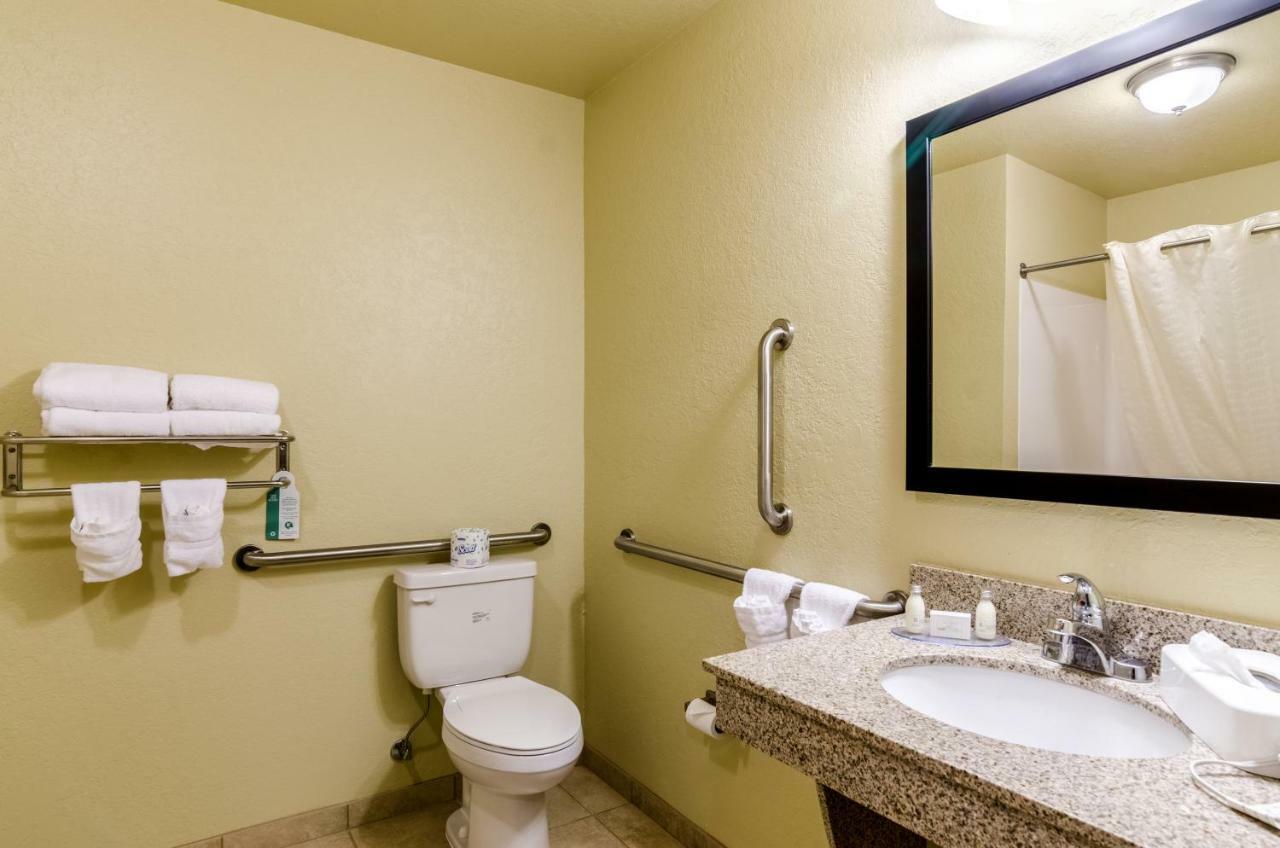 Cobblestone Inn & Suites-Kersey ภายนอก รูปภาพ