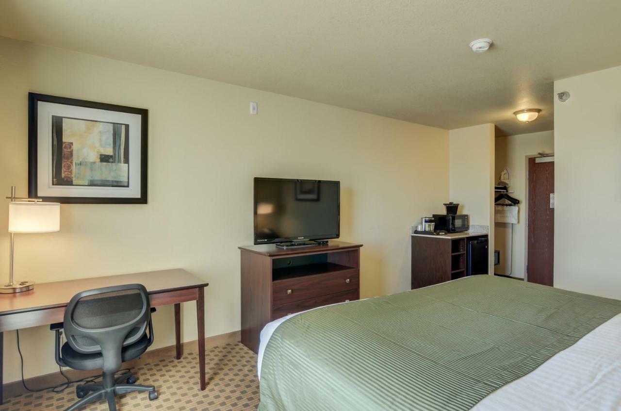 Cobblestone Inn & Suites-Kersey ภายนอก รูปภาพ