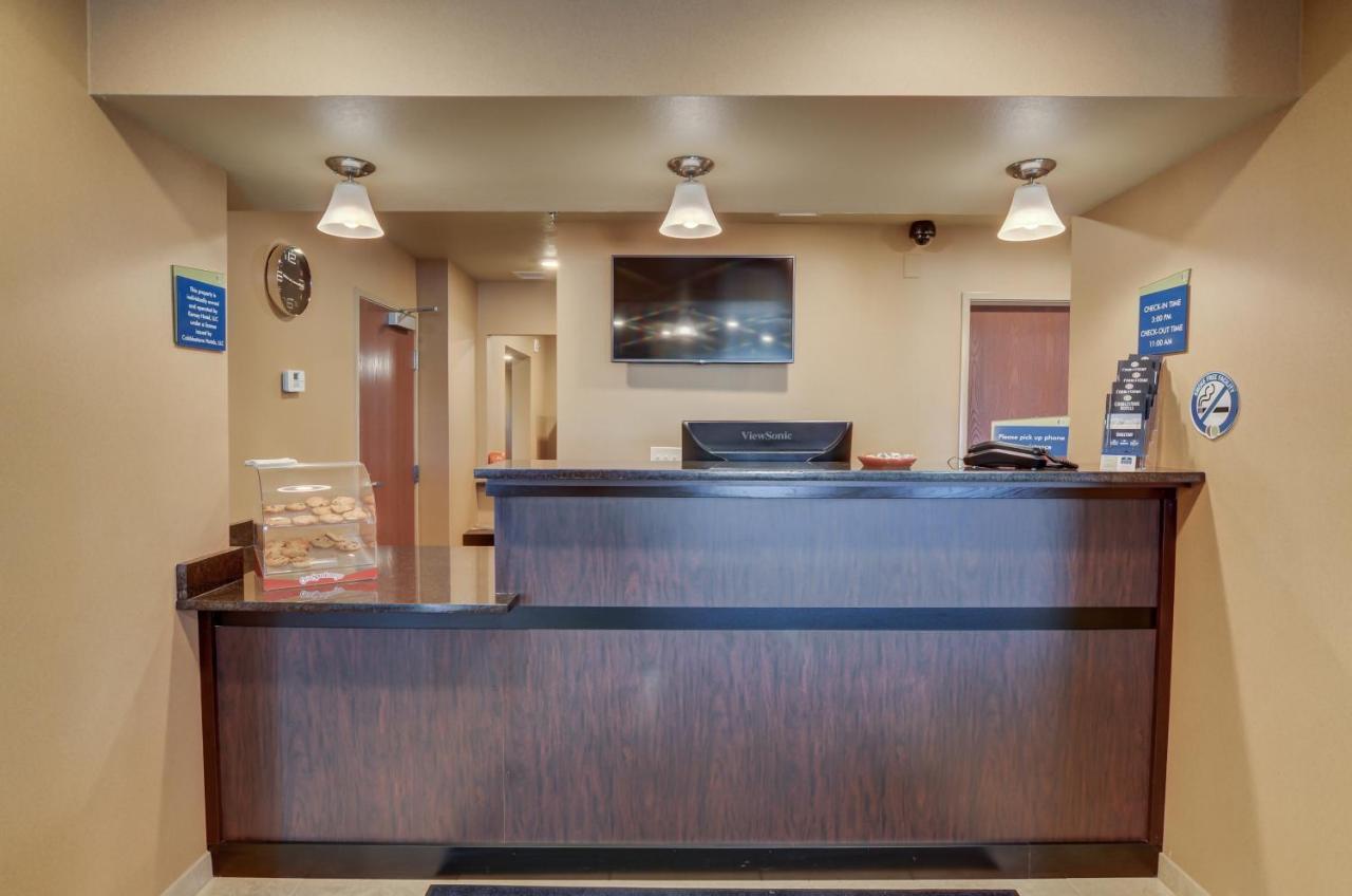 Cobblestone Inn & Suites-Kersey ภายนอก รูปภาพ