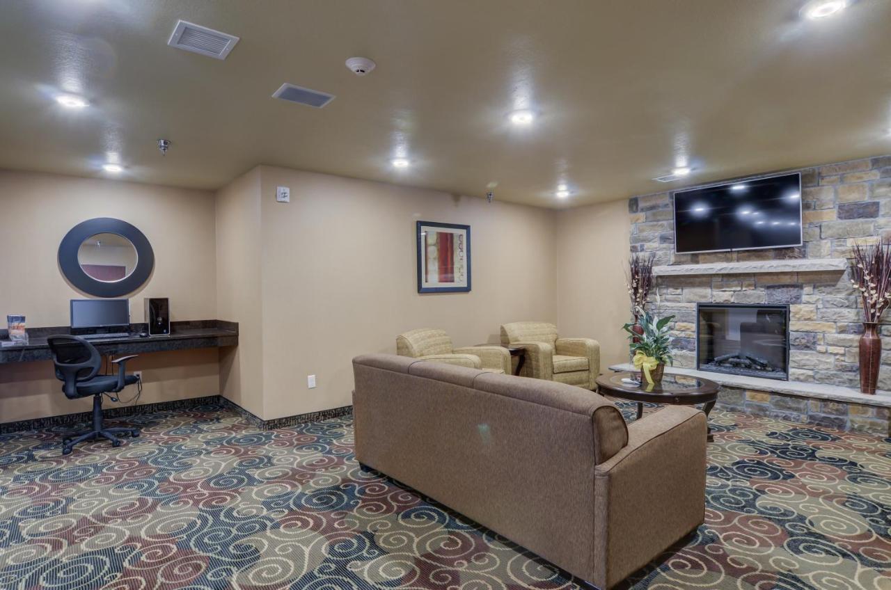 Cobblestone Inn & Suites-Kersey ภายนอก รูปภาพ