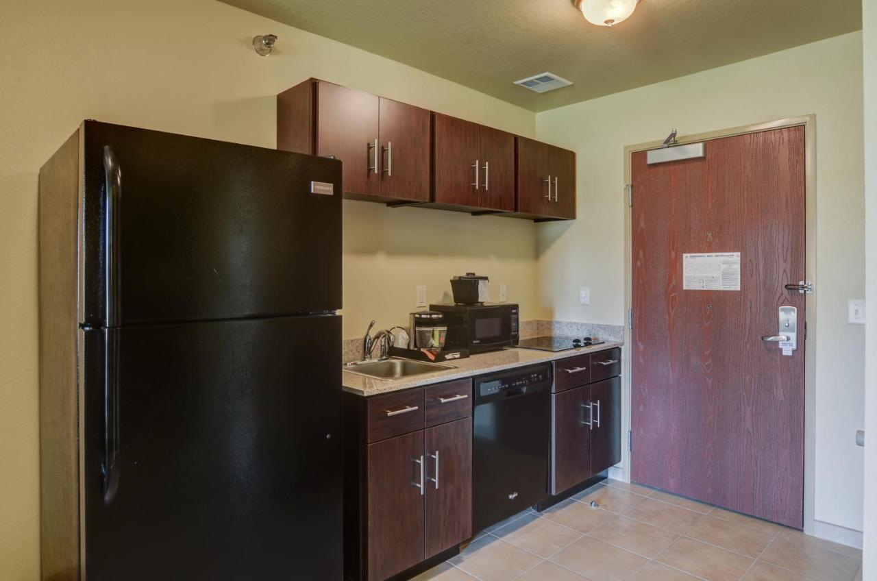 Cobblestone Inn & Suites-Kersey ภายนอก รูปภาพ